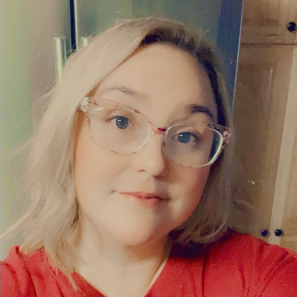 Meet your Posher, Laura
